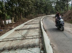 Akses Jalan Menuju Kawasan Wisata Badui Diperbaiki Akses Jalan Menuju Kawasan Wisata Badui Diperbaiki
