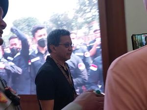 Selesai Diperiksa Bareskrim, Rocky Gerung Dicecar 70 Pertanyaan