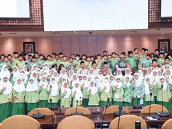 Momen Waka MPR Sambut 130 Siswa SD: Senang Ada di Gedung Rakyat?