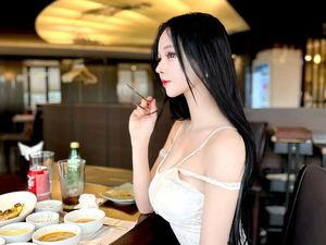 Foto Selebgram Korea Dijuluki Boneka Hidup, Penampilannya Terlalu Sempurna Foto Selebgram Korea Dijuluki Boneka Hidup, Penampilannya Terlalu Sempurna