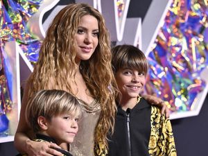 Shakira Bayar Denda Pajak Rp 230 Miliar, Ngaku Tak Merasa Bersalah Shakira Bayar Denda Pajak Rp 230 Miliar, Ngaku Tak Merasa Bersalah