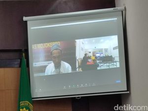 Peracik Peledak di Mojokerto Divonis 1 Tahun 6 Bulan Penjara Peracik Peledak di Mojokerto Divonis 1 Tahun 6 Bulan Penjara