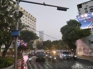 4 Simpang di Surabaya Mulai Uji Coba Sensor Percepat Waktu Traffic Light 4 Simpang di Surabaya Mulai Uji Coba Sensor Percepat Waktu Traffic Light