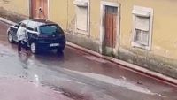 Viral Banjir Amer di Portugal Gegara Tangki Penyulingan Jebol