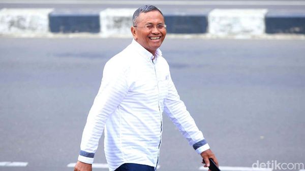 Dahlan Iskan Tebar Senyuman Jelang Jadi Saksi Kasus LNG Pertamina