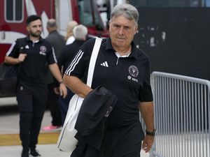 Pelatih Miami Tak Takut Messi dkk Cedera Jika Main di Rumput Sintetis