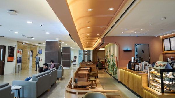 Melihat Suasana Lippo Plaza Keboen Raya