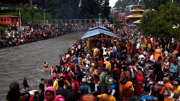 Melihat Tradisi Unik Perayaan Hari Ayah di Nepal