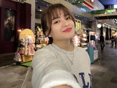 7 Potret Penampilan Baru Nathalie Holscher, Kini Berponi