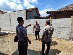 Viral Akses Jalan ke Rumah Pedagang Ayam di Ponorogo Ditembok Tetangga Viral Akses Jalan ke Rumah Pedagang Ayam di Ponorogo Ditembok Tetangga