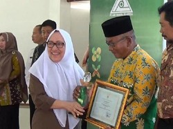 KLHK Serahkan Adibuana Carbon Award untuk 30 Desa di Bojonegoro
