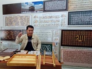 Pengusaha Kaligrafi Rasakan Kemudahan Berjualan di e-Commerce