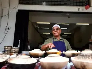 Diduga Pakai Arak Beras, Penjual Ini Bersumpah Hanya Pakai Minyak Wijen Diduga Pakai Arak Beras, Penjual Ini Bersumpah Hanya Pakai Minyak Wijen