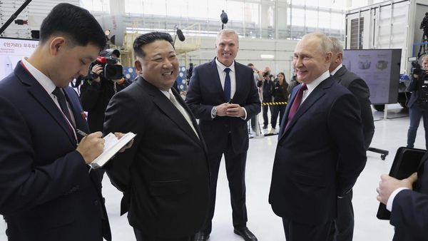 Potret Akrab Kim Jong Un dan Putin di Pusat Antariksa Rusia