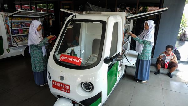 Potret Peringatan Hari Kunjung Perpustakaan di Solo