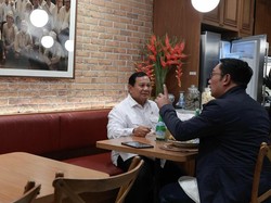 RK Ngaku Bestie dengan Prabowo, Gampang Kalau Kurang Duit
