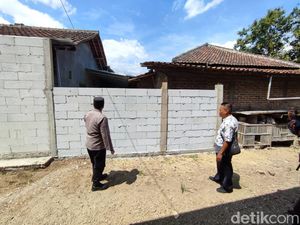 Penampakan Tembok 2 Meter yang Tutup Jalan ke Rumah Sunarto di Ponorogo