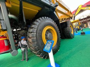 Spesifikasi Ban Truk Tambang XCMG yang Harganya Rp 250 Juta, Isi Angin Butuh Seharian Spesifikasi Ban Truk Tambang XCMG yang Harganya Rp 250 Juta, Isi Angin Butuh Seharian