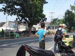 Jalan Abdullah Lubis Medan Ditutup saat Revitalisasi Jembatan, Warga Protes