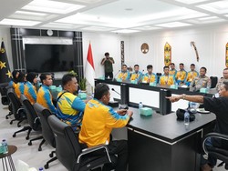 13 Polisi Sabet 9 Medali di Karate Thailand Open Diganjar Hadiah Kapolri