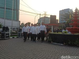 Anies-Cak Imin Tiba di Markas PKS Hadiri Rapat Majelis Syuro Anies-Cak Imin Tiba di Markas PKS Hadiri Rapat Majelis Syuro