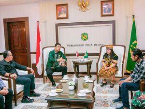 Bantu Ida Dayak, Bobby Pinjamkan Gedung PKK Medan untuk Tempat Pengobatan Bantu Ida Dayak, Bobby Pinjamkan Gedung PKK Medan untuk Tempat Pengobatan