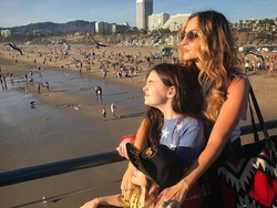 Aktris Ini Jadi Kontroversi, Foto OnlyFans Diedit oleh Anaknya di Bawah Umur