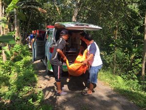 Mayat Pria Ditemukan Tergantung di Tepi Sungai Jembrana Mayat Pria Ditemukan Tergantung di Tepi Sungai Jembrana