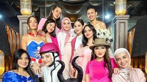 10 Gaya Geng Cendol Saat Arisan, Nia Ramadhani Seksi Jadi Superhero