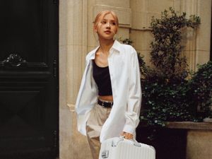 Gaya Rose BLACKPINK Jadi Duta Jenama Koper Mewah Bareng Mbappe dan Hamilton Gaya Rose BLACKPINK Jadi Duta Jenama Koper Mewah Bareng Mbappe dan Hamilton