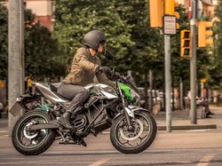 Kawasaki Mulai Jual Ninja dan Naked Bike Listrik, Berapa Harganya?