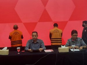 KPK Kembali Tahan 2 Tersangka Korupsi Beras Bansos Tahun 2020 di Kemensos