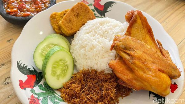 Kuliner Enak di Gading Serpong! Ayam Goreng Mba Ni Dicocol Sambal Jontor