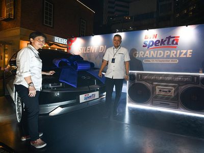 Mobil Listrik untuk Nasabah Loyal