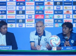 Fernando Valente Tak Ingin Arema FC Bergantung ke Gustavo Almeida Saja