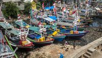 Pendangkalan di Pelabuhan Labuan, Kapal Nelayan Sulit Keluar Masuk
