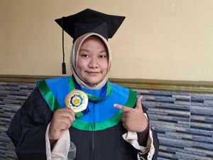 Baru Berusia 20 Tahun, Qonita Jadi Wisudawan Termuda ITS Baru Berusia 20 Tahun, Qonita Jadi Wisudawan Termuda ITS