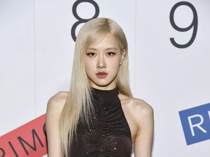 Fashion Airport Rose BLACKPINK di Bandara Incheon Hebohkan Fans