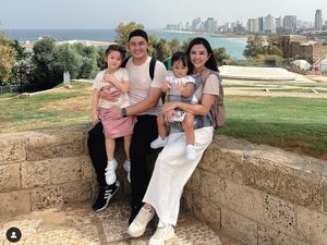 7 Foto Samuel Zylgwyn & Franda ke Israel, Perdana Ajak 2 Anak ke Luar Negeri 7 Foto Samuel Zylgwyn & Franda ke Israel, Perdana Ajak 2 Anak ke Luar Negeri
