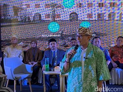 Sandiaga Puji Ngawi Jadi Lumbung Padi Nasional Berkat Pelibatan Petani Milenial