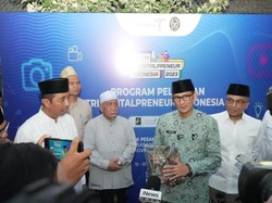 Sandiaga Beri Kiat Sukses Geluti Usaha ke Santri Ponpes di Rembang