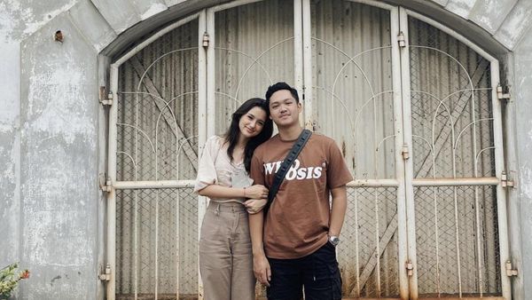 7 Gaya Pacaran Azriel Hermansyah dan Sarah Menzel, Manis Ala-ala Gen Z