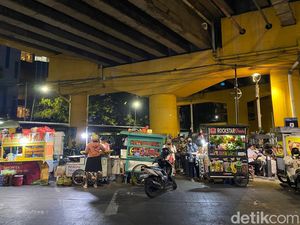 Stasiun Gondangdia Surga Jajanan Murah, Ada Indomie Nyemek hingga Dimsum Hits Stasiun Gondangdia Surga Jajanan Murah, Ada Indomie Nyemek hingga Dimsum Hits