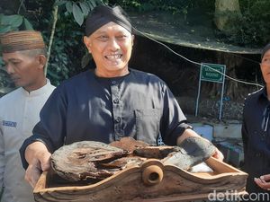 Melihat Tradisi Guyang Cekathak-Mandikan Pelana Kuda Sunan Muria di Kudus
