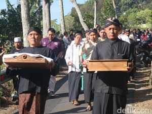 Warga Colo Kudus Gelar Guyang Cekathak, Memohon Turun Hujan Warga Colo Kudus Gelar Guyang Cekathak, Memohon Turun Hujan