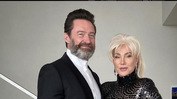 7 Potret Mesra Hugh Jackman dan Istri yang Kini Tinggal Kenangan
