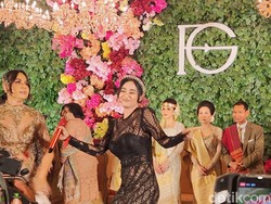 Mini Konser Dewi Perssik di Nikahan Anak Hotman Bikin Semua Bergoyang