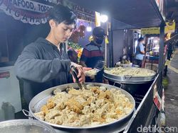 Dimsum Hits di Stasiun Gondangdia Ini Terjual 3.750 Buah Sehari!
