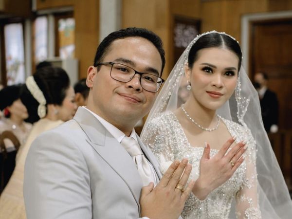 7 Gaya Chen Giovani Dinikahi Fritz Hutapea, Jadi Menantu Hotman Paris