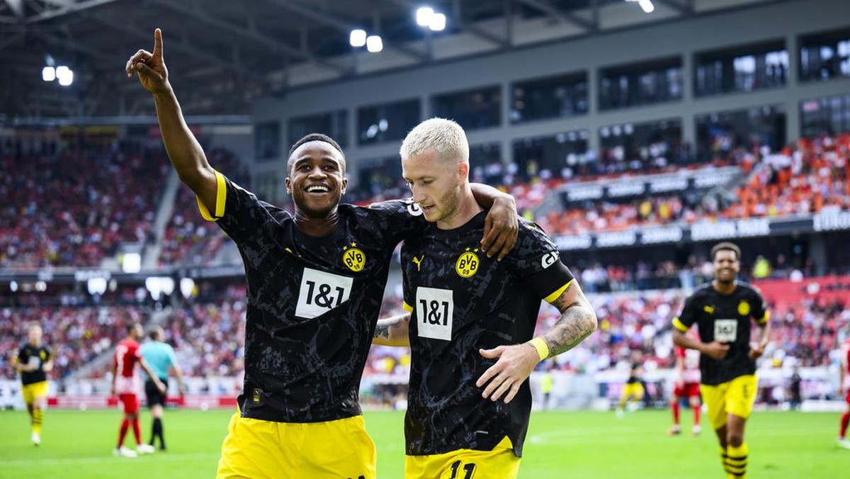 Borussia Dortmund comeback, menang 4-2 di kandang Freiburg (AP/Tom Weller)